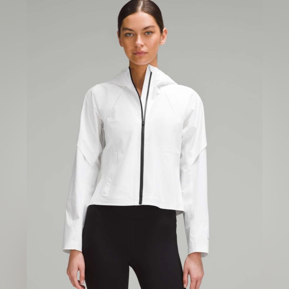 Lululemon Fast and Free Cropped
Waterproof Jacket small white